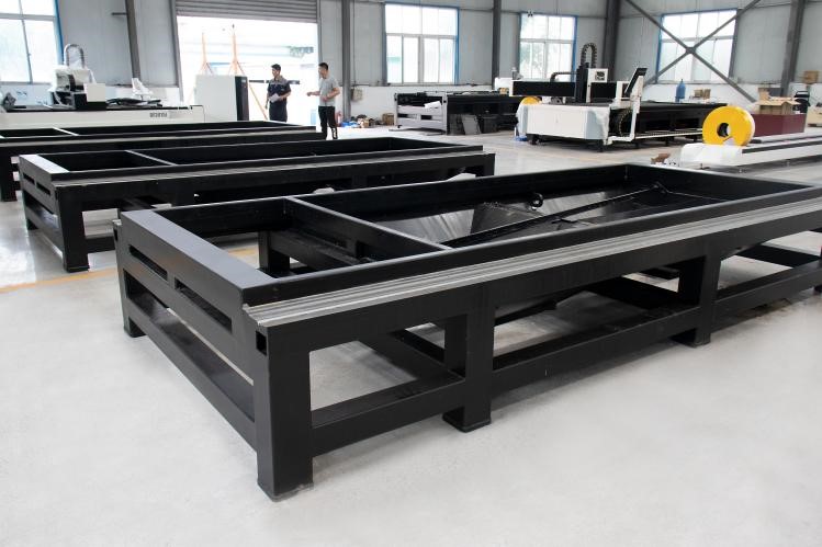 The Segmented Rectangular Tube Welded Bed.jpg